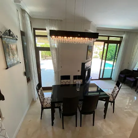 Villa Luxury 3 Bedrooms Villa,Private Pool Gold City